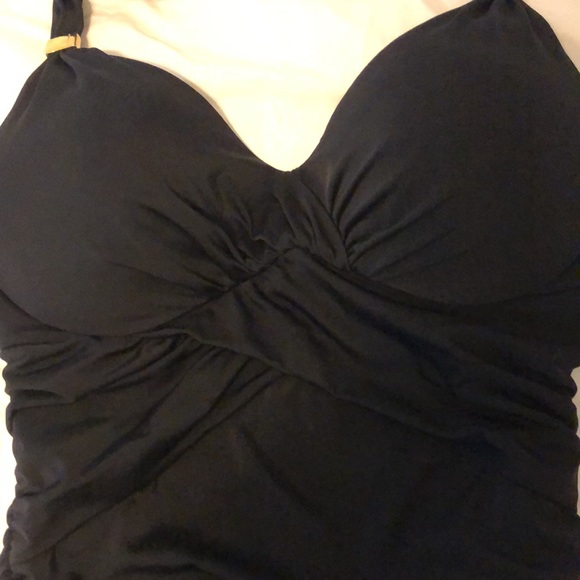 VS Shaping swimwear in black size 8C - Picture 2 of 6